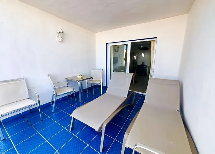 Apartment Bellissima With Pool And Wi-fi, 200m From The Sea In