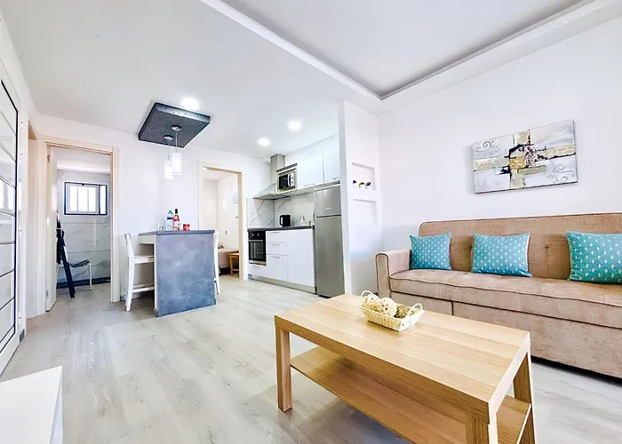 Bellissima With Pool And Wi-fi, 200m From The Sea In Apartment *