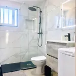 Bellissima With Pool And Wi-fi, 200m From The Sea In Apartamento Puerto del Carmen (Lanzarote)