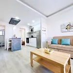 Bellissima With Pool And Wi-fi, 200m From The Sea In Apartamento *