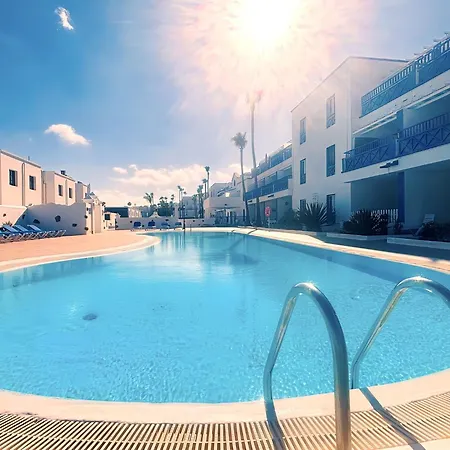 Apartment Bellissima With Pool And Wi-fi, 200m From The Sea In *