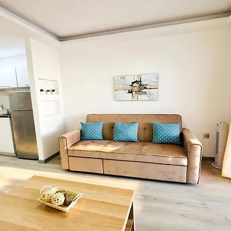 Apartment Bellissima With Pool And Wi-fi, 200m From The Sea In