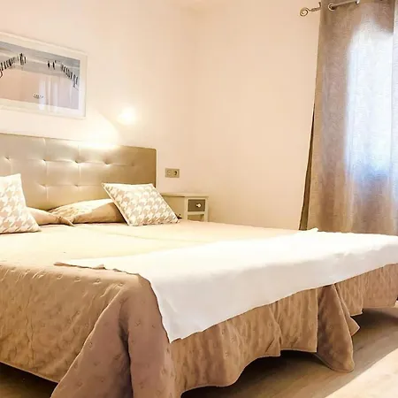 Bellissima With Pool And Wi-fi, 200m From The Sea In Apartment *