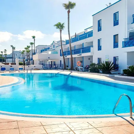 Bellissima With Pool And Wi-fi, 200m From The Sea In