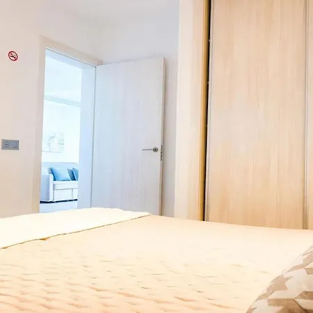 Bellissima With Pool And Wi-fi, 200m From The Sea In Apartment *