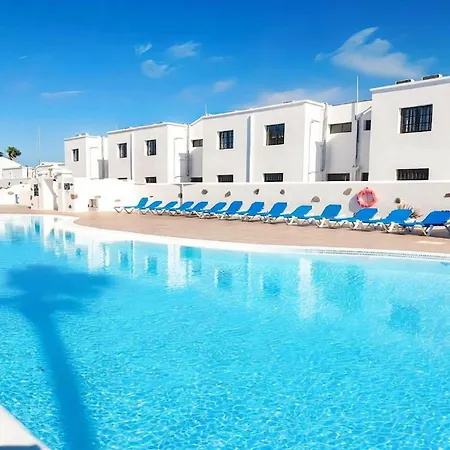 Apartment Bellissima With Pool And Wi-fi, 200m From The Sea In