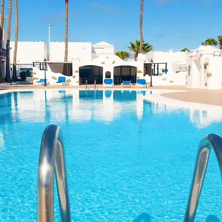Apartment Bellissima With Pool And Wi-fi, 200m From The Sea In *