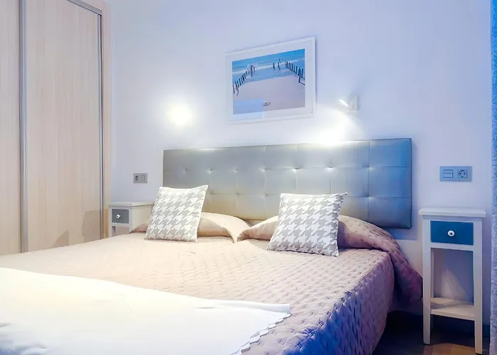 아파트 Bellissima With Pool And Wi-fi, 200m From The Sea In