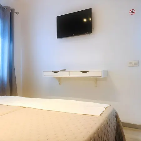 Daire Bellissima With Pool And Wi-fi, 200m From The Sea In *