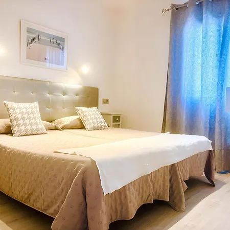 Daire Bellissima With Pool And Wi-fi, 200m From The Sea In *