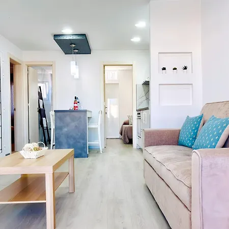 Bellissima With Pool And Wi-fi, 200m From The Sea In Appartement